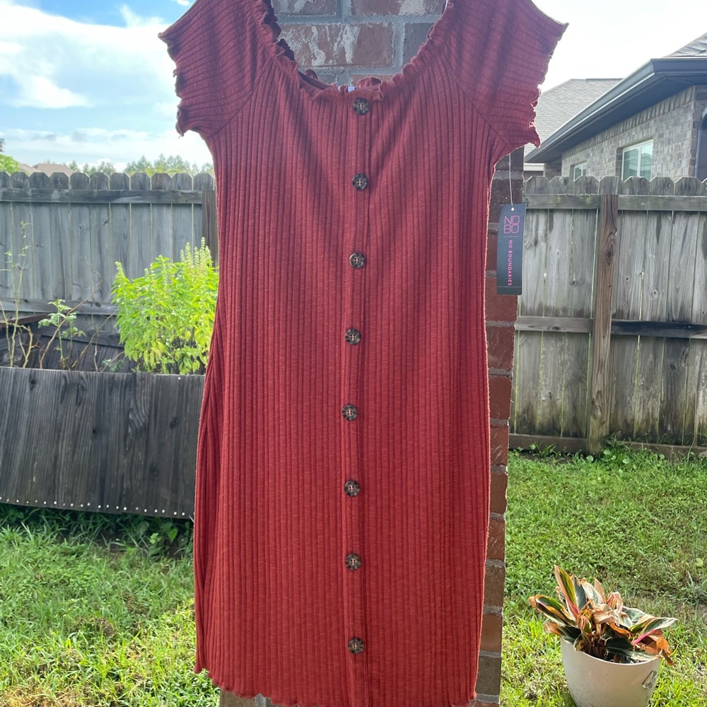 Off shoulder lettuce edge dress